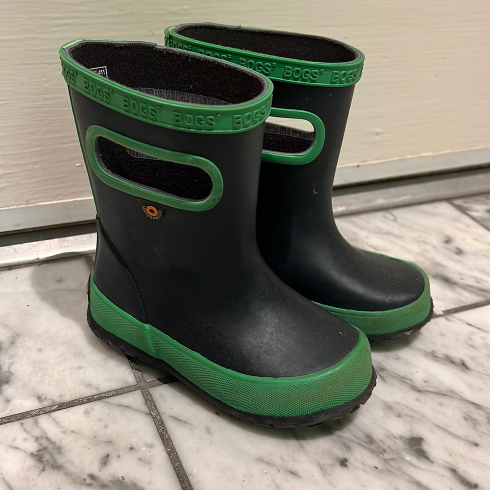 BOGS Skipper toddler navy rain boots sz US 7 / EUR 23